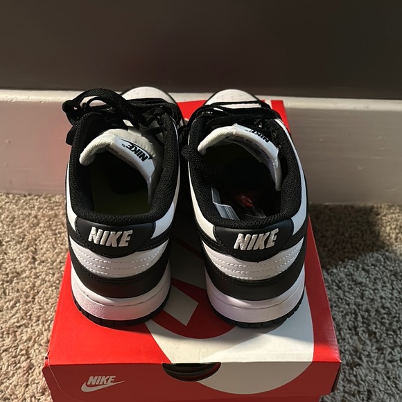 Nike Dunk Low Panda - Picture 2 of 5